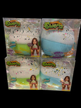 Load image into Gallery viewer, Squeezee Sweets Cupcake