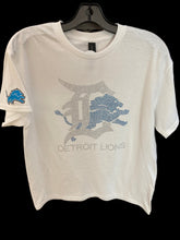 Load image into Gallery viewer, Detroit Lions Rhinestone Gildan Shirt
