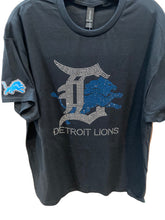 Load image into Gallery viewer, Detroit Lions Rhinestone Gildan Shirt