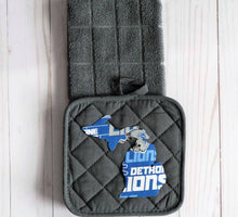 Load image into Gallery viewer, Michigan Sports Teams Potholder & Towel