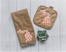 Load image into Gallery viewer, Michigan Potholder &amp; Towel
