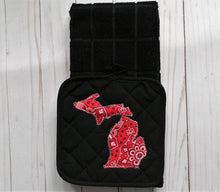 Load image into Gallery viewer, Michigan Pot holder &amp; Towel
