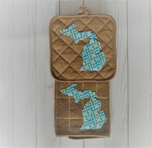 Load image into Gallery viewer, Michigan Potholder &amp; Towel
