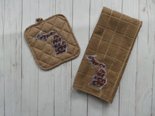 Load image into Gallery viewer, Michigan gift set with pot holder and towel; Michigan fabric
