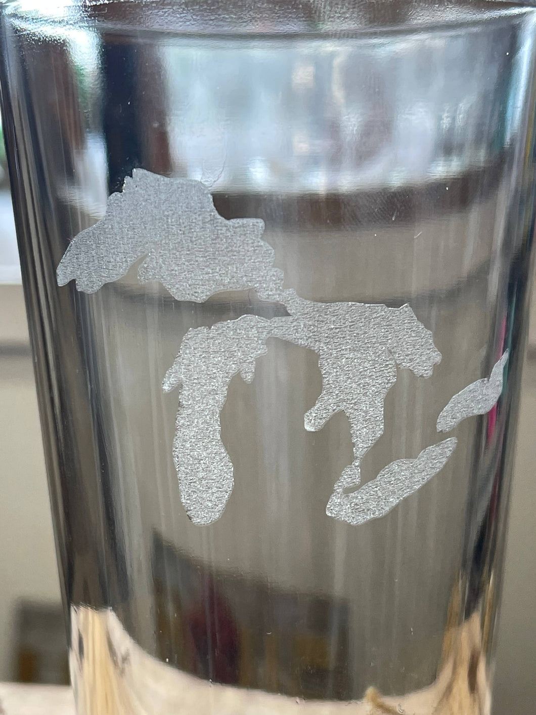 Pub Beer Drinking Glass 16 oz Laser Etched Michigan