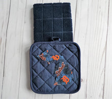 Load image into Gallery viewer, Michigan Sports Teams Potholder &amp; Towel

